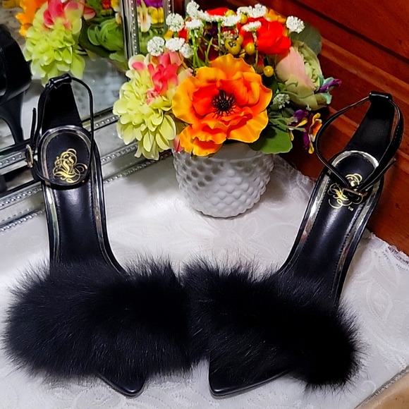 EUC!!! | Liliana | Black | Real Fox Fur | Open-Pointed Toe | Stiletto | Size 8 - Picture 2 of 5